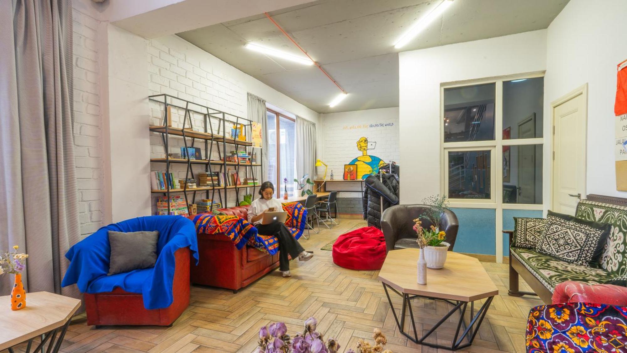 Ololofreelander Hostel&Coworking Бишкек Екстериор снимка