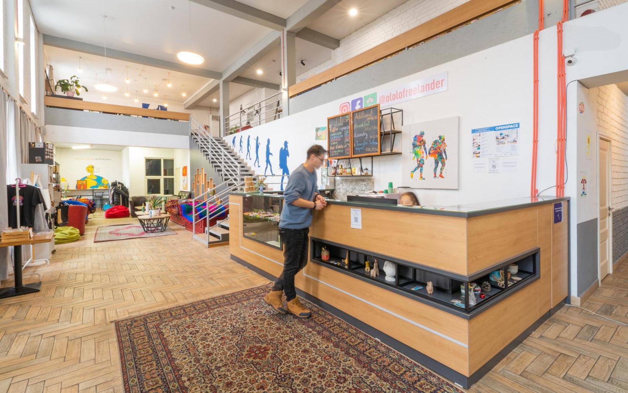 Ololofreelander Hostel&Coworking Бишкек Екстериор снимка