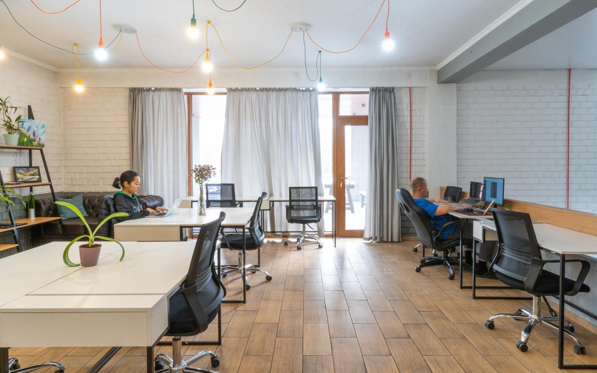Ololofreelander Hostel&Coworking Бишкек Екстериор снимка
