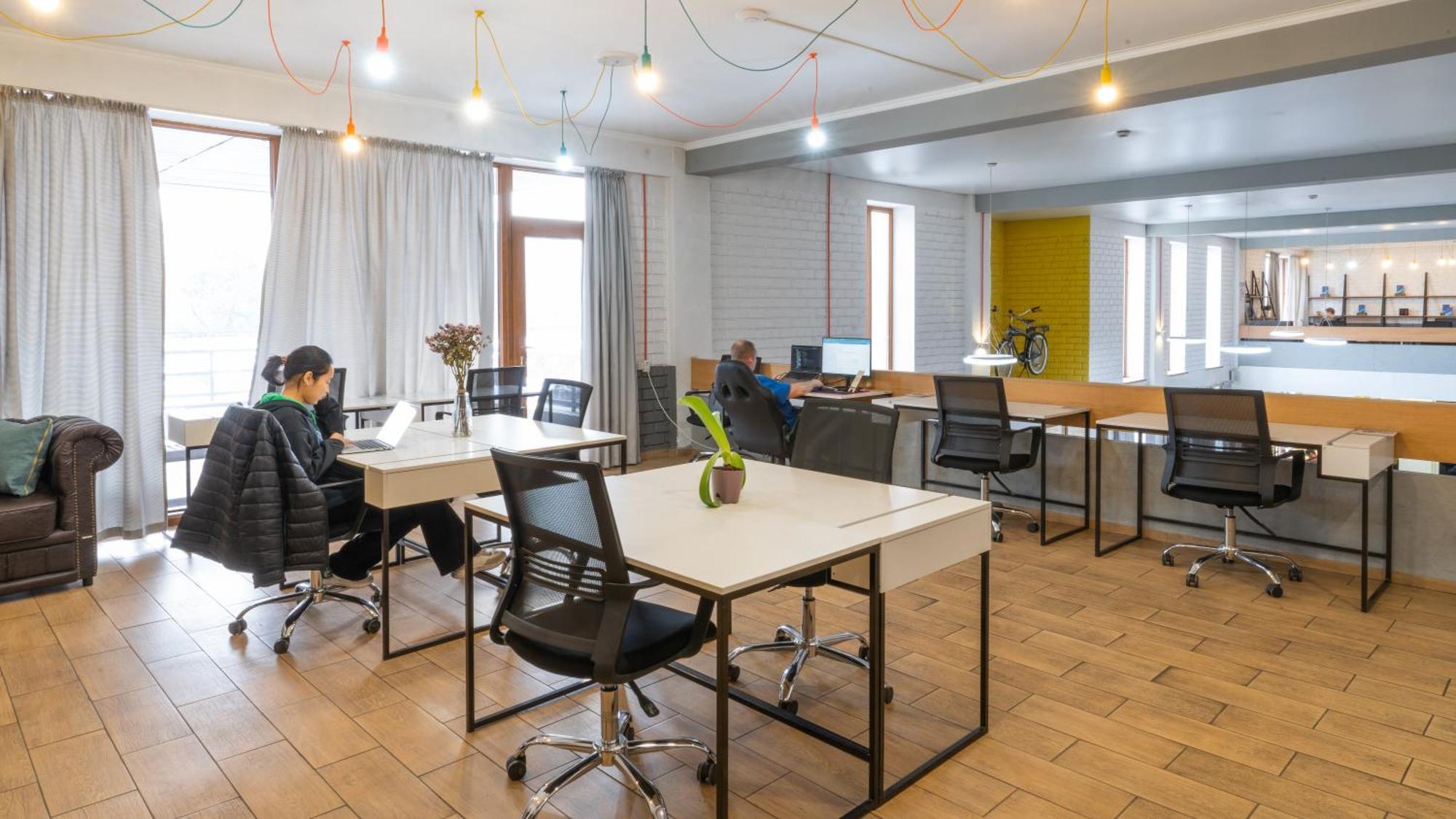 Ololofreelander Hostel&Coworking Бишкек Екстериор снимка