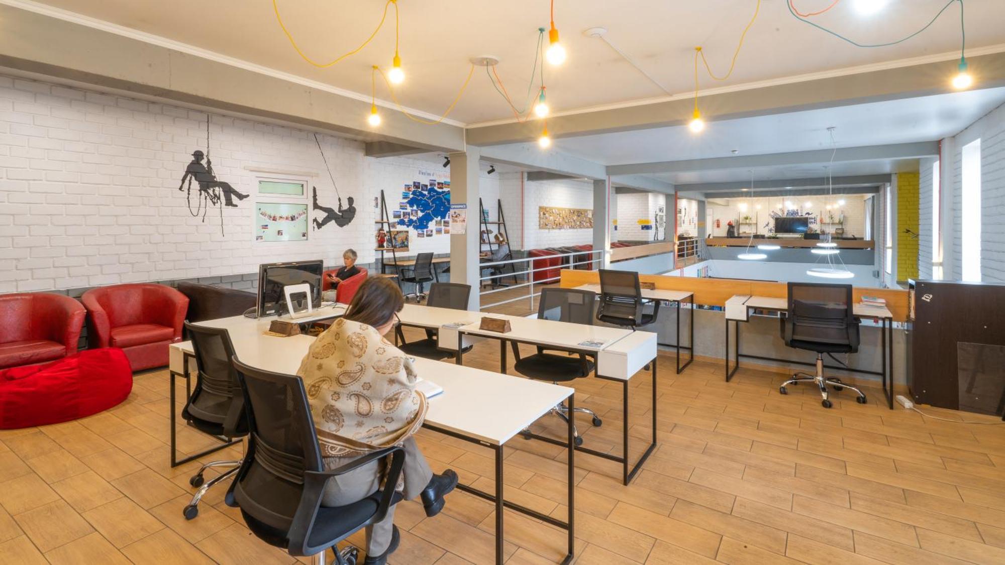 Ololofreelander Hostel&Coworking Бишкек Екстериор снимка
