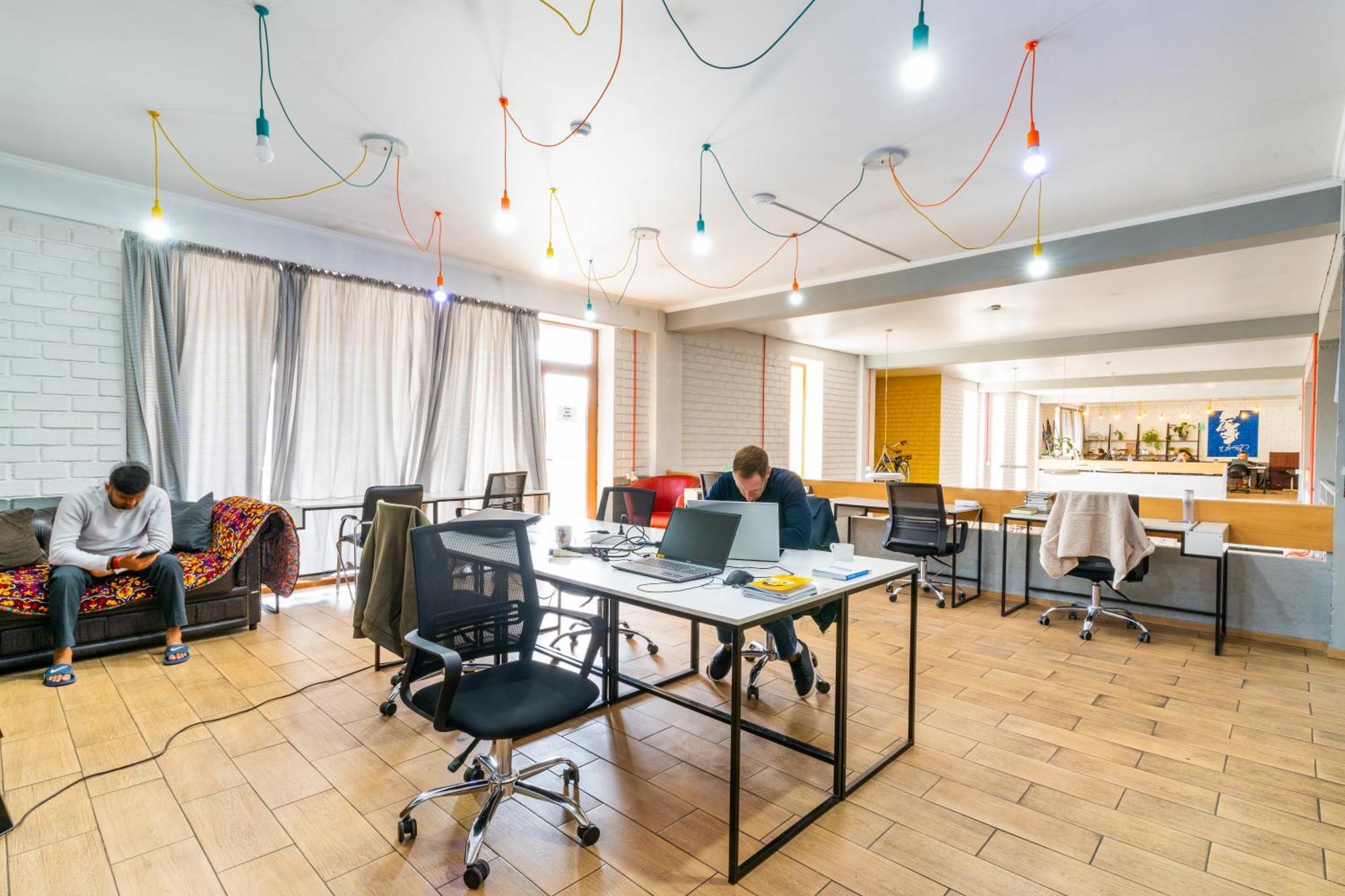 Ololofreelander Hostel&Coworking Бишкек Екстериор снимка
